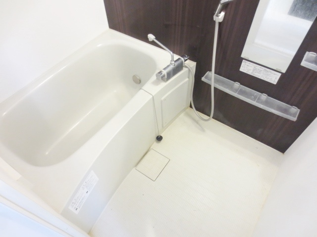 Lucenteの浴室|別号室の参考写真です。