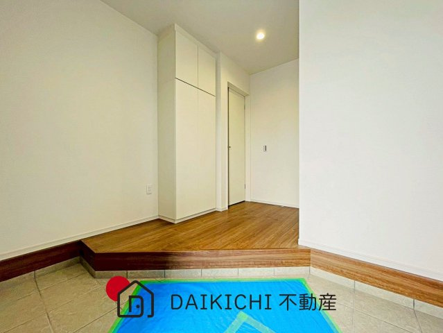 【玄関】 | 北本市中丸12期　KEIAI GRACE　新築戸建　全3棟　1号棟