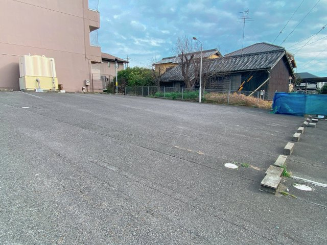 高根台ビレッジの駐車場