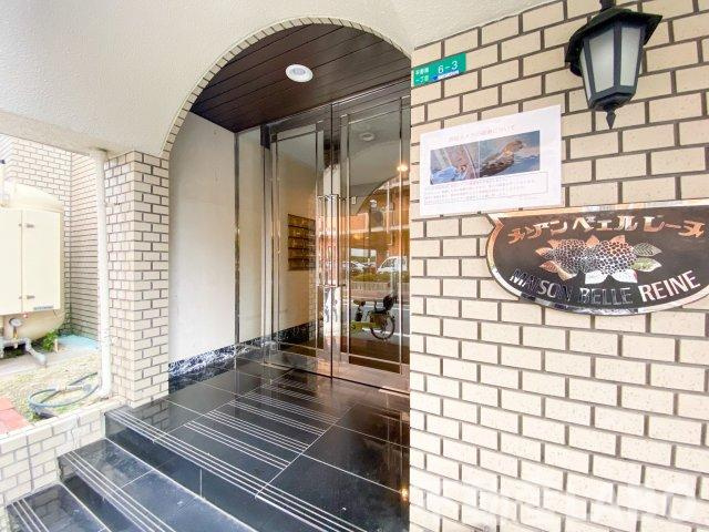 メゾンベェルレーヌのエントランス