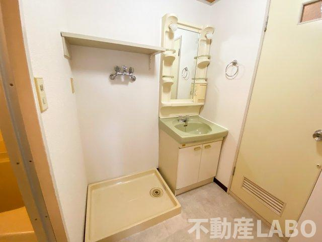 メゾンベェルレーヌの洗面所