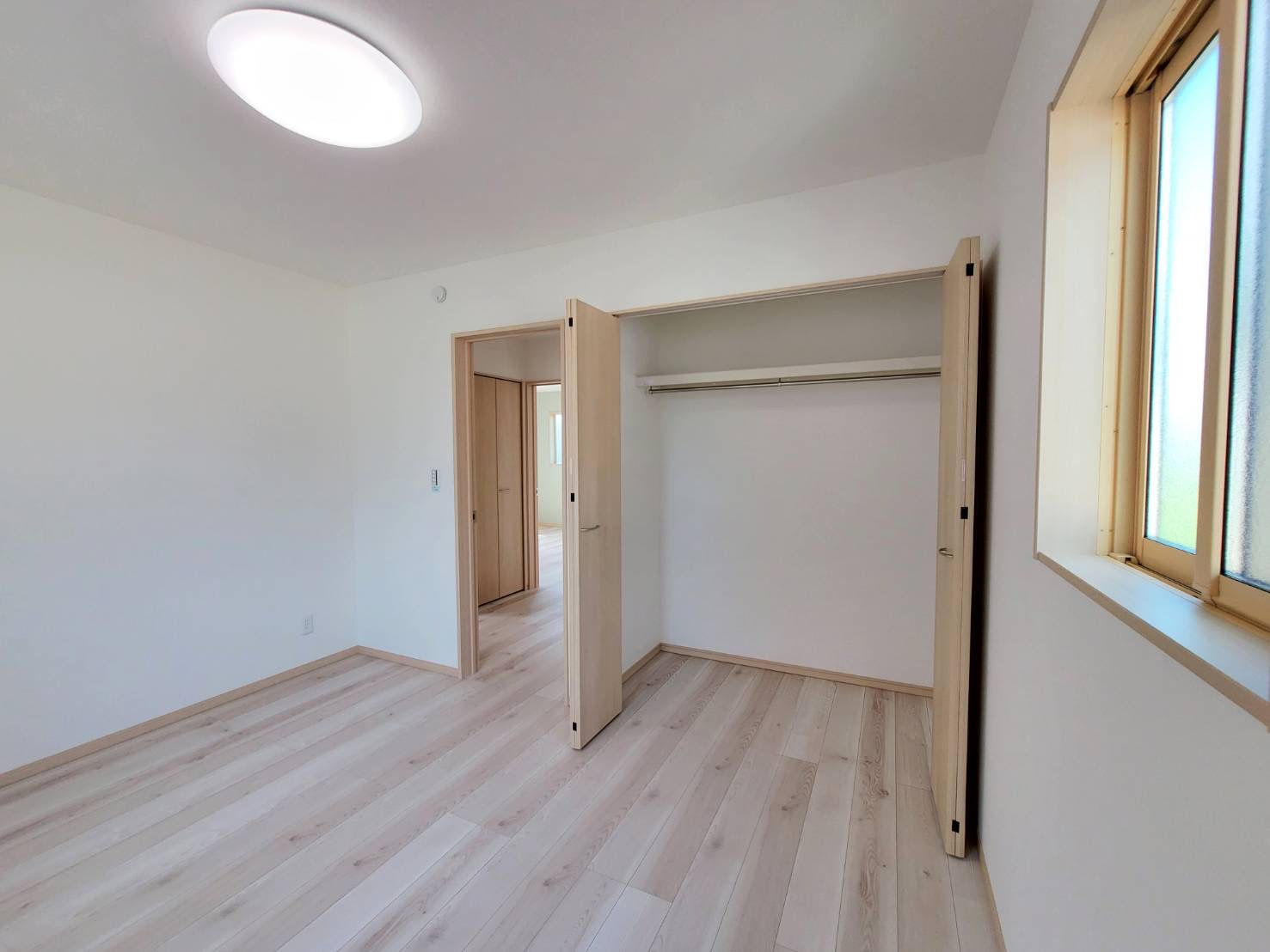 小山市城北　第4期　全2邸の洋室|〇洋室　6帖〇
各居室に収納付きで住みやすさにこだわっています！
2025年9月撮影