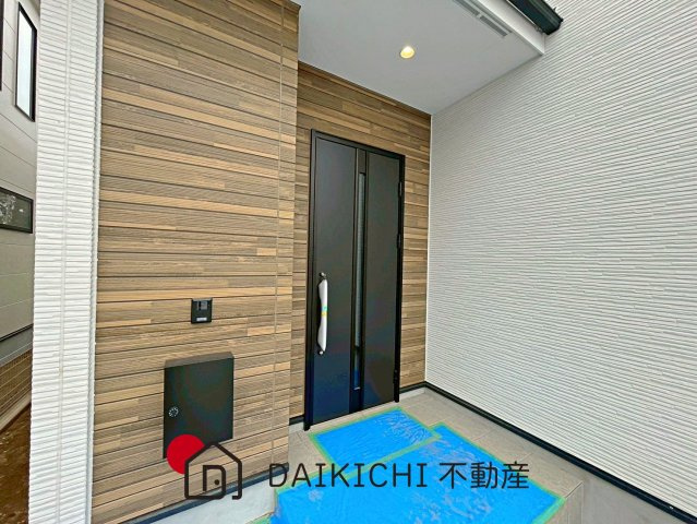 【玄関】 | 北本市中丸12期　KEIAI GRACE　新築戸建　全3棟　2号棟