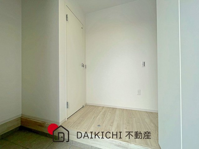 【玄関】 | 北本市中丸12期　KEIAI GRACE　新築戸建　全3棟　2号棟