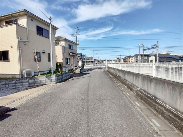 【前面道路含む現地写真】 | 比企郡滑川町月の輪１丁目 | 閑静な住宅地です