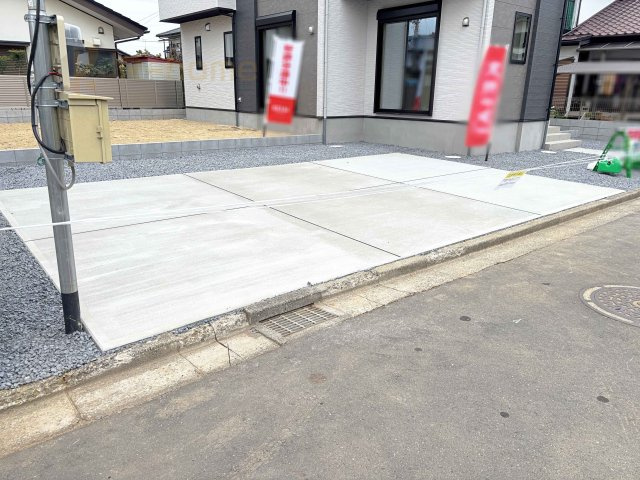 水戸市平須町13期　新築戸建て　1号棟の駐車場|カースペースは2台お停めいただけます♪