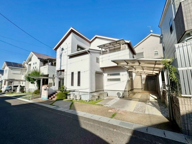 草津市追分南2丁目　中古戸建ての外観|駐車4台可。（車種による）