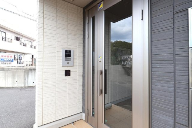 アクアマリンのエントランス|オートロックエントランス