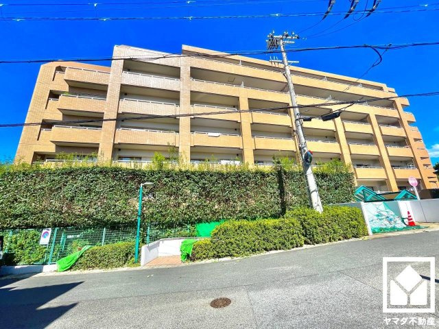 グローバル宇治木幡の外観