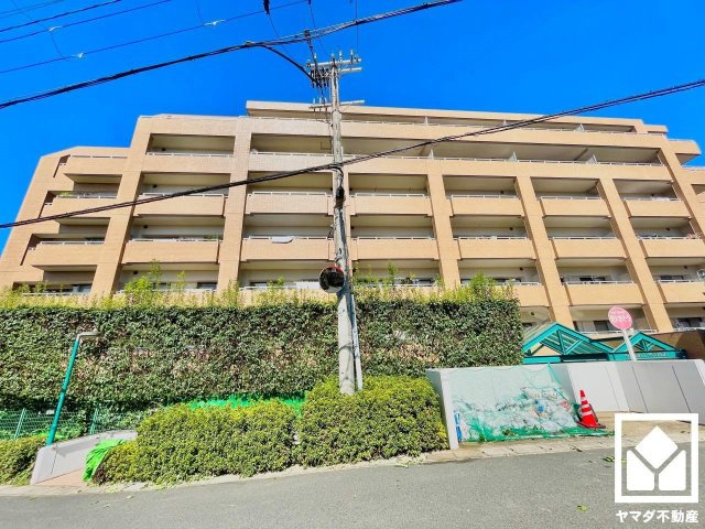 グローバル宇治木幡の外観