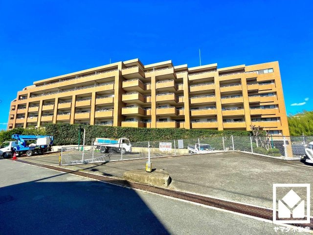 グローバル宇治木幡の外観