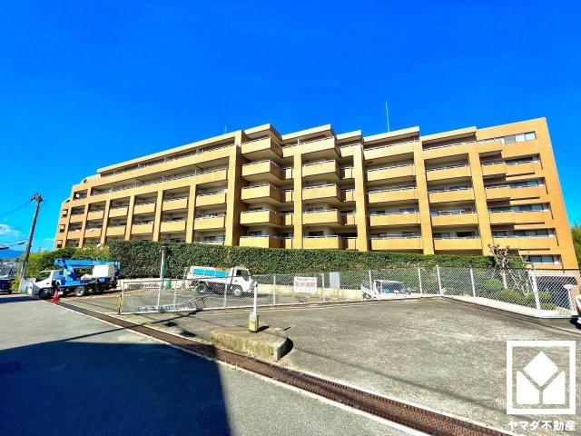 グローバル宇治木幡の外観