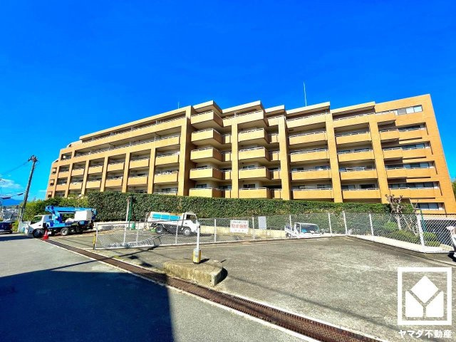 グローバル宇治木幡の外観