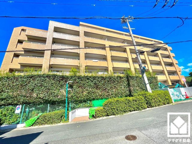 グローバル宇治木幡の外観