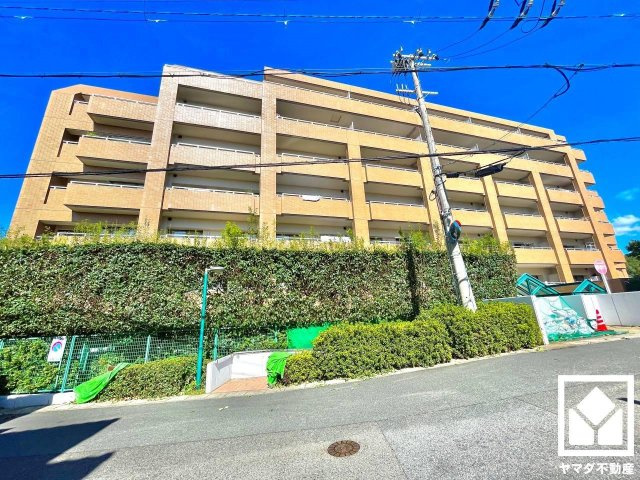 グローバル宇治木幡の外観