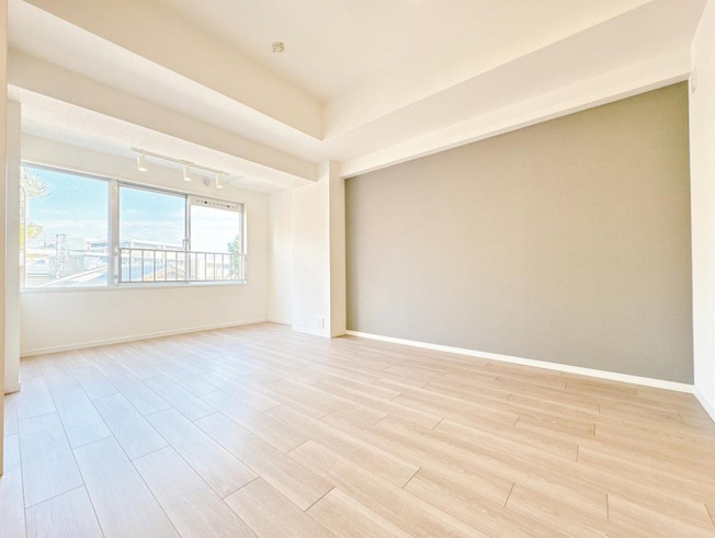 【洋室】 | 駒込八幡坂ガーデニア | 趣味に没頭したり、自分の時間を愉しめる一部屋です。