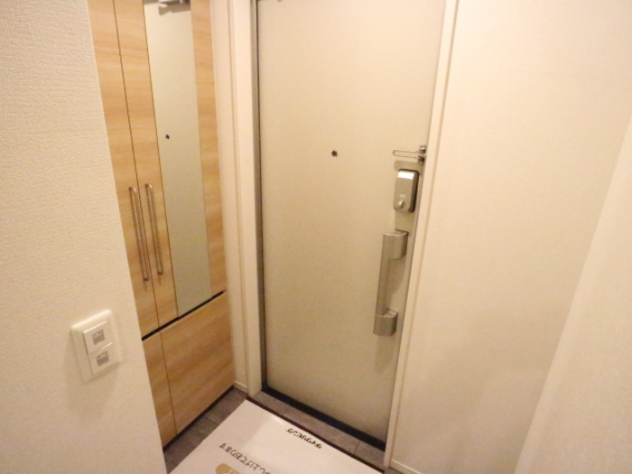 D-room 五反田の玄関