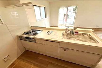 【キッチン】 | 佐伯区皆賀1丁目（JR五日市駅）　全2区画　NO1【角地】【P3台可】 | 機能的なシステムキッチン☆都市ガス