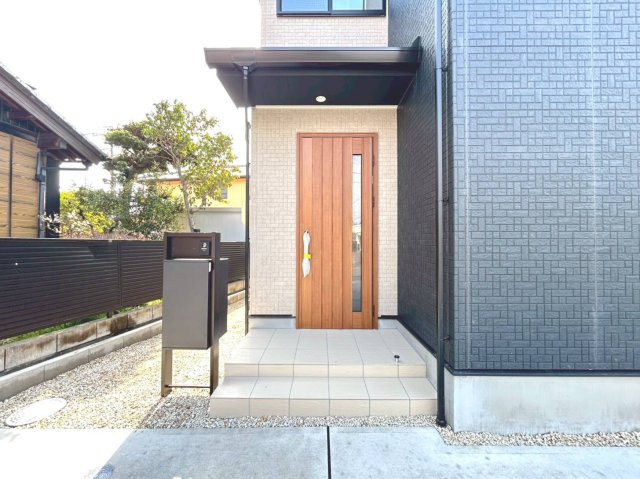 ファーストタウン　一宮市第1伝法寺　全2区画分譲の玄関|玄関ドアの鍵はディンプルキーと内側はサムターンキーになっており防犯性の高い仕様になっています。