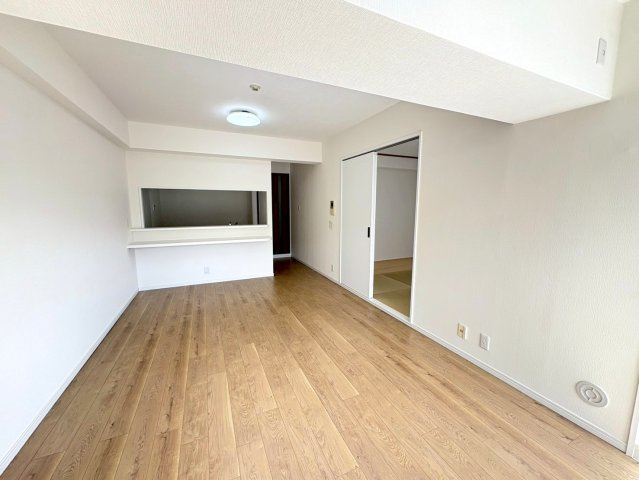 ◆２０２５年７月リフォーム完了◆高層階南向き◆陽当たり・通風・眺望良好◆グランドメゾン浜大津の居間・リビング|リビング