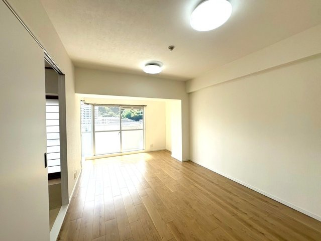 ◆２０２５年７月リフォーム完了◆高層階南向き◆陽当たり・通風・眺望良好◆グランドメゾン浜大津の居間・リビング|リビング