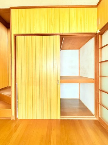 堀池町貸家の収納