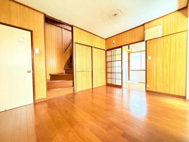 堀池町貸家の居間・リビング