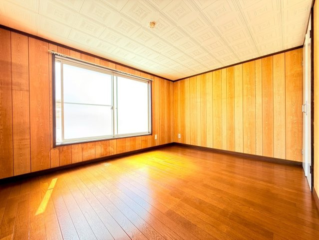 堀池町貸家の寝室