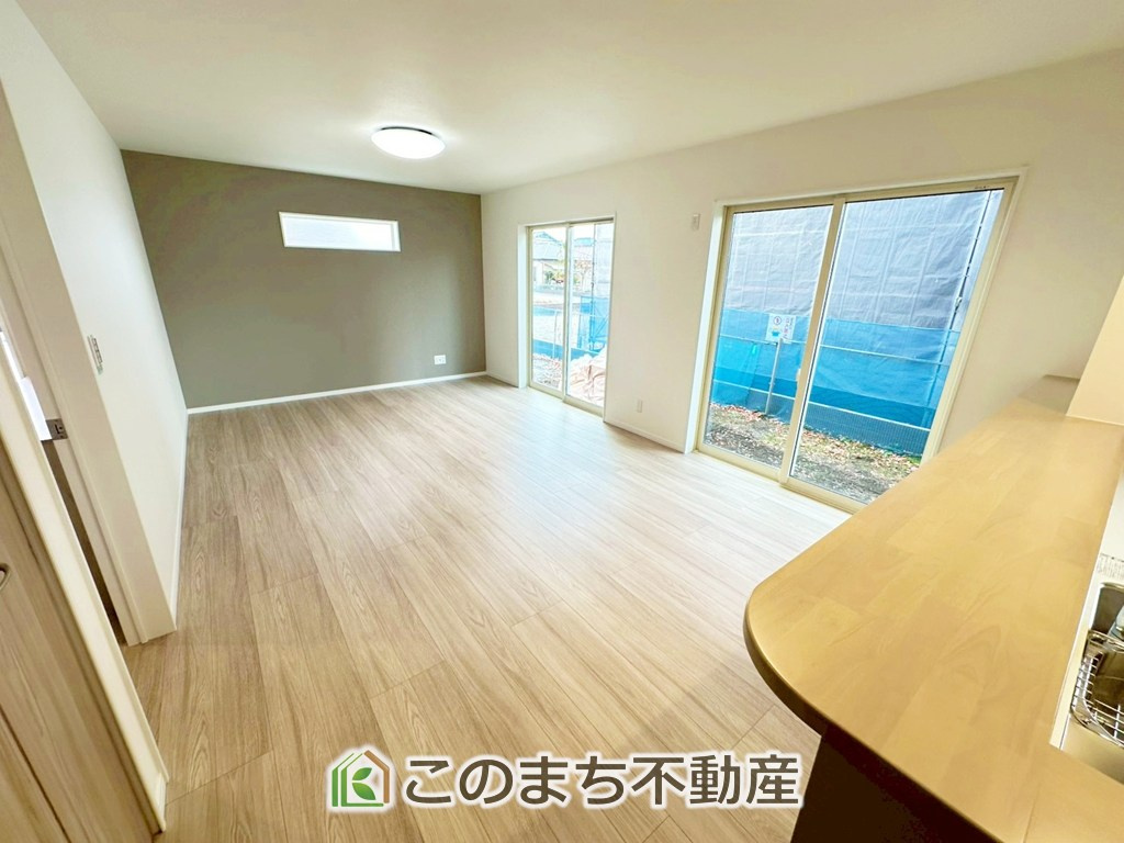 ワイウッドコート宇都宮市下川俣町第1期の居間・リビング|時間のゆとりと空間、暖かな陽光がもたらす光と風を独占してください。新しい暮らしが始まります。
