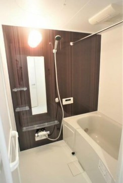 【浴室】 | Elysion | 追い焚き機能、浴室乾燥機付きバス。