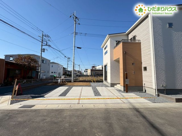 本庄市小島6丁目　分譲一戸建て　22の駐車場|並列駐車2台可能！
来客時も安心ですね♪