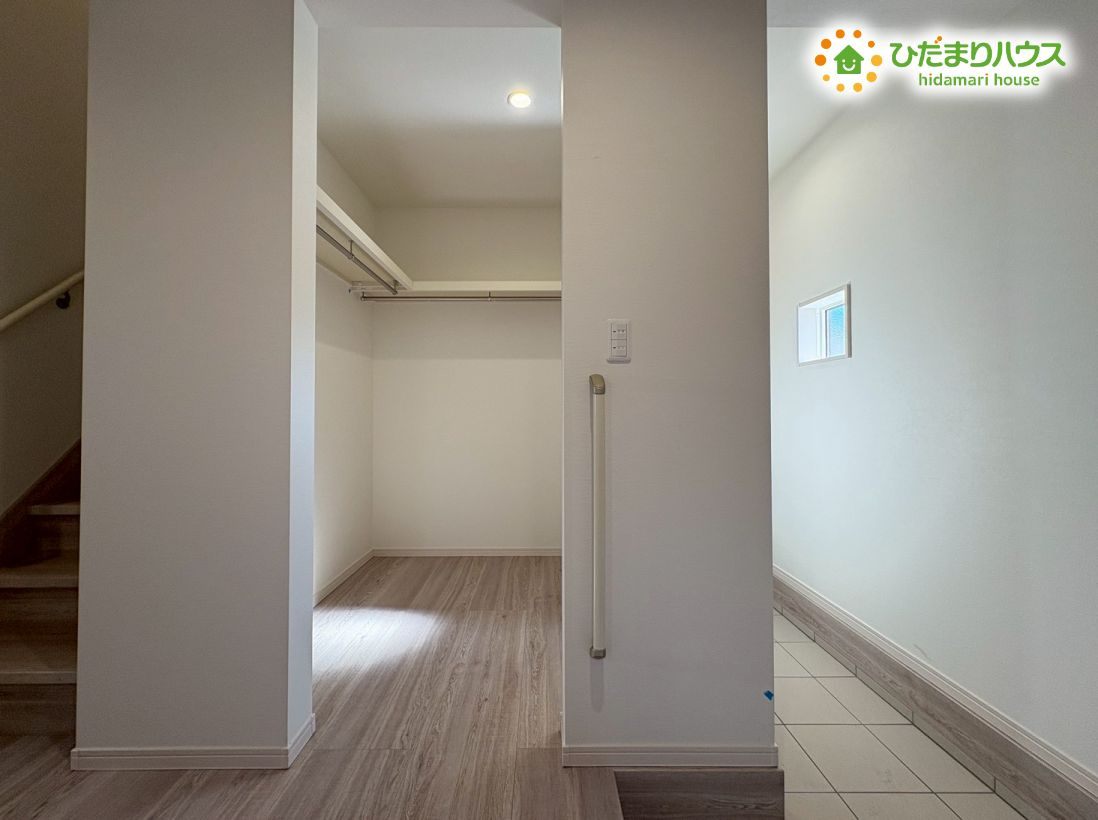 本庄市小島6丁目　新築一戸建て　22の収納|奥行きがあって、季節外の家電や日用品もたっぷり収納できるクローゼット！
LDKの近くで、使い勝手も◎