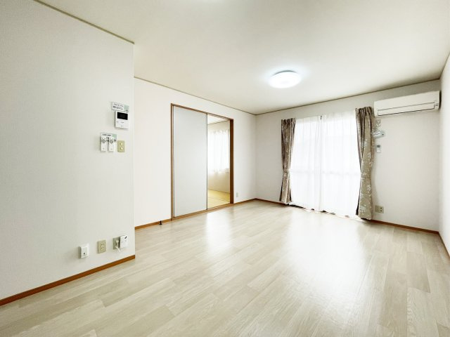 セレクト川内　A棟の居間・リビング