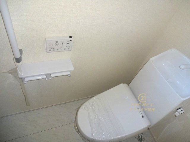 リーブルガーデン 　小美玉市清風台団地　第6　限定1棟！のトイレ|１階と２階、２ヶ所に清潔なトイレ。
毎日使う空間と機能だから、いつまでも清潔なスペースであってほしいのがトイレです。