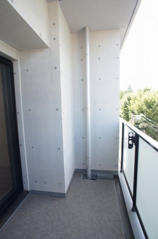 プライムメゾン早稲田通りのバルコニー