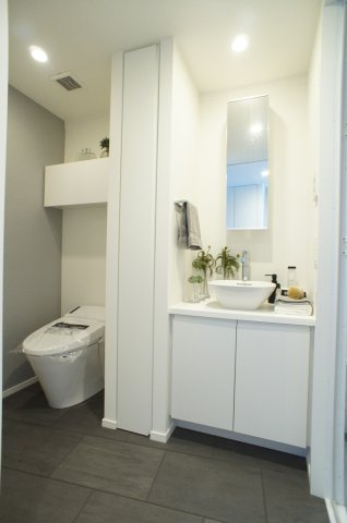 プライムメゾン早稲田通りの洗面所