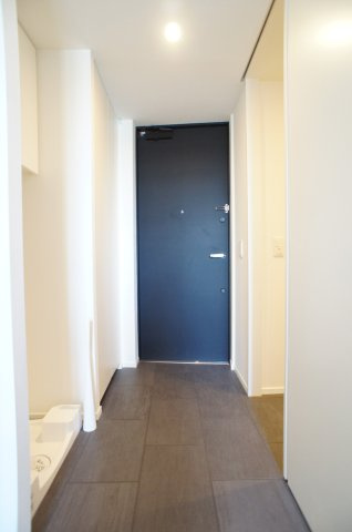 プライムメゾン早稲田通りの玄関