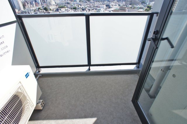 プライムメゾン早稲田通りのバルコニー