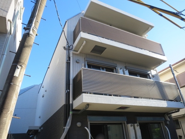 Ｂｏｌｅｒｏ十条の外観|3階建です☆