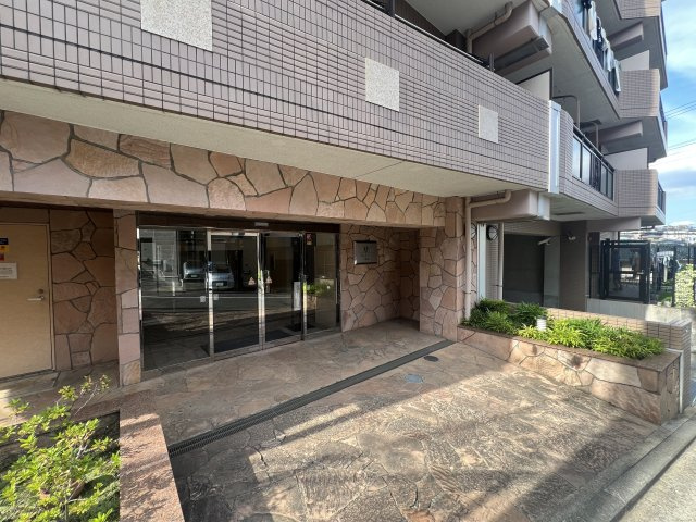 内装のコダワリMAX！！！【マイキャッスル鶴ヶ峰】ホテルリノベのエントランス|エントランスです