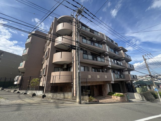 内装のコダワリMAX！！！【マイキャッスル鶴ヶ峰】ホテルリノベの外観|物件の外観です