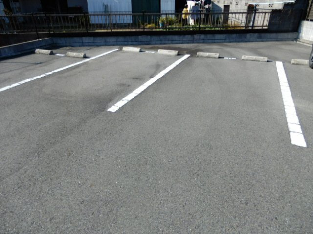 ディアコート北野の駐車場