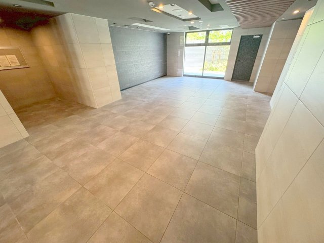 MELDIA CREST TAPP 新大阪WESTのロビー