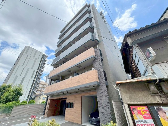 MELDIA CREST TAPP 新大阪WESTの外観