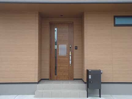 呉市宮原2丁目　新築一戸建て(全2棟)の玄関