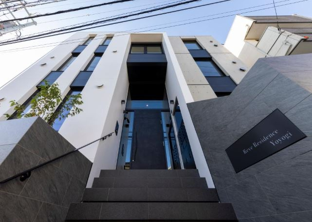 ＲｅｖｅＲｅｓｉｄｅｎｃｅ代々木のエントランス