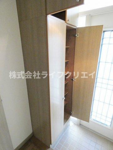 【玄関】 | ブリージングタウン百草園