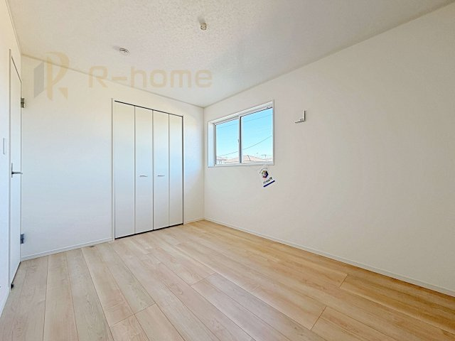 ひたちなか市平磯遠原町第1　新築戸建て　2号棟の洋室|お部屋のサッシはすべてペアガラスを採用！