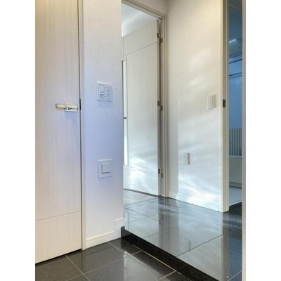 【玄関】 | アルファスイート浦和本太フレスト