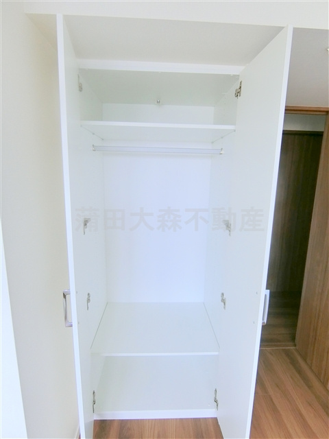 ステーションツインタワーズ糀谷フロント・ウエストの収納|洋室7帖の収納　クローゼット　　